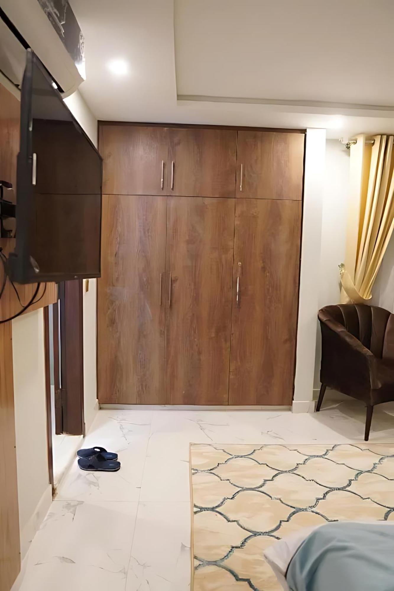Nueva Hotel Islamabad Exterior photo